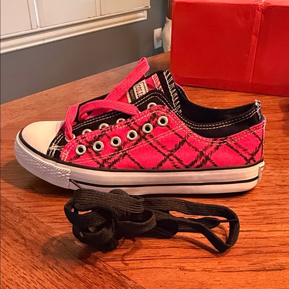 Collection O Kids Pink Plaid Low-Top Sneakers - Picture 5 of 8